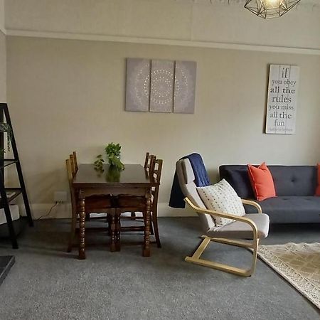 Character 2-Bedroom Unit Masterton Bagian luar foto